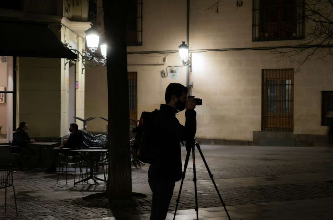 telenovela filming at night